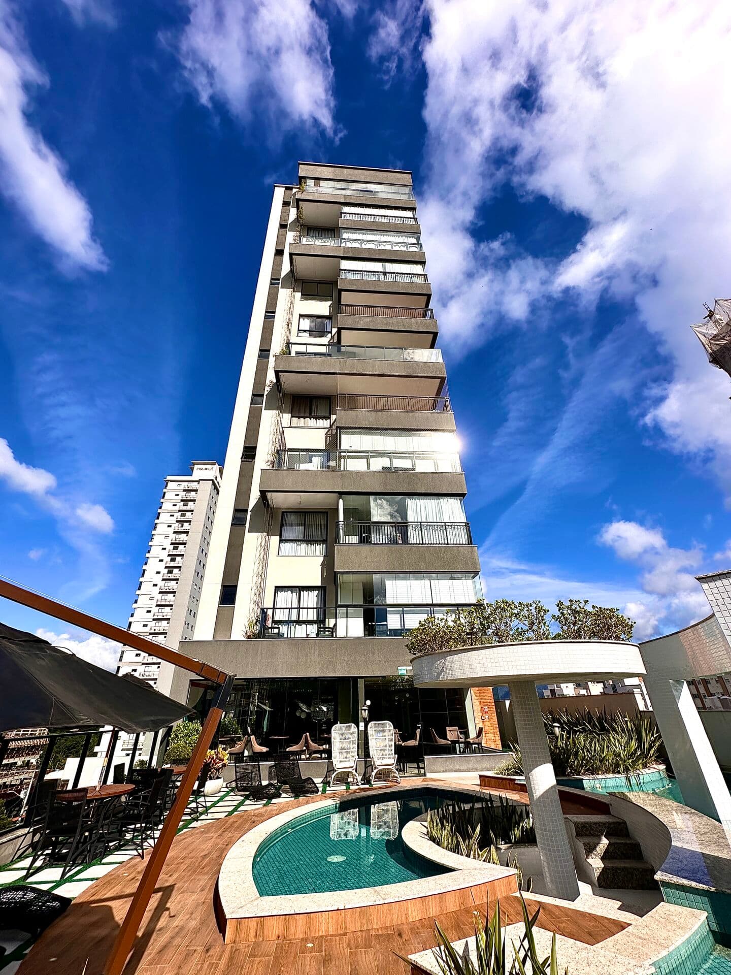 Apartamento em Meia Praia, Itapema/SC