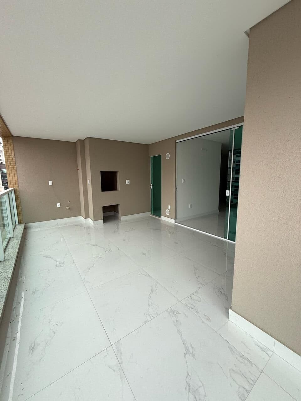 Apartamento em Itapema - Meia Praia