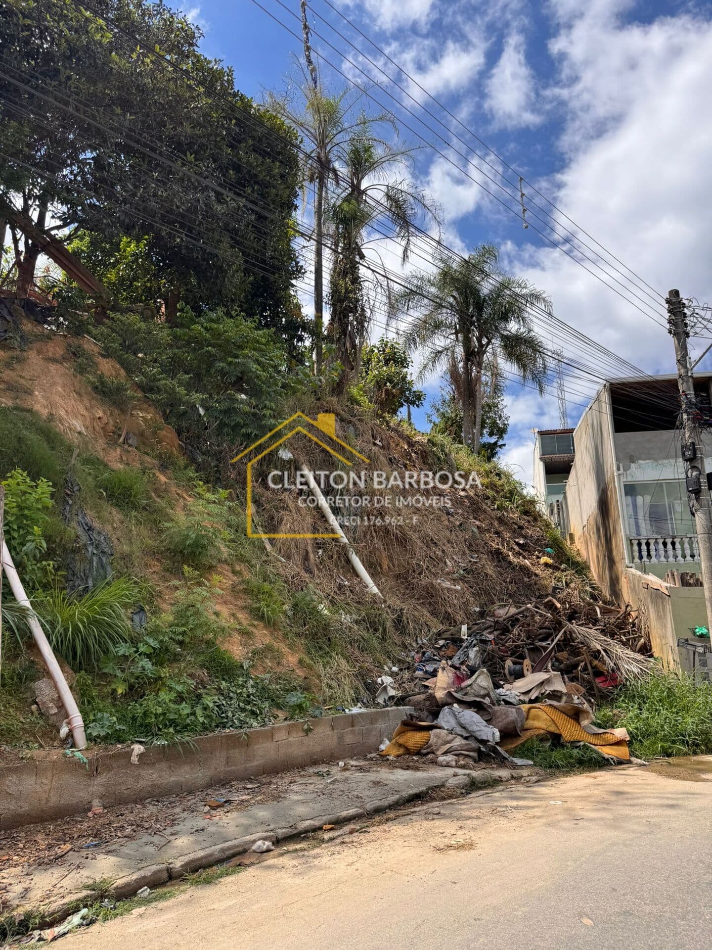 Terreno aclive 680 m² area residencial pronto para construir aceita financiamento - Jd. dos Eucaliptos - Caieiras - SP
