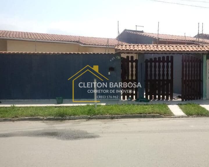 Casa térrea porteira fechada 500m da praia esquina em Itanhaém no bairro Bopiranga - Itanhaém - SP