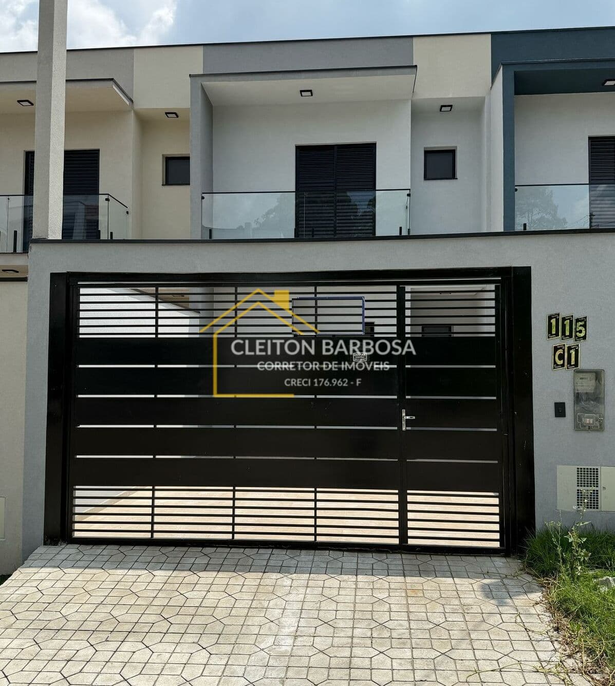 Sobrado Alto Padrão com 3 Dorm. sendo 1 suíte, 2 banheiros à Venda, 157.30 m² - Laranjeiras - Caieiras/SP