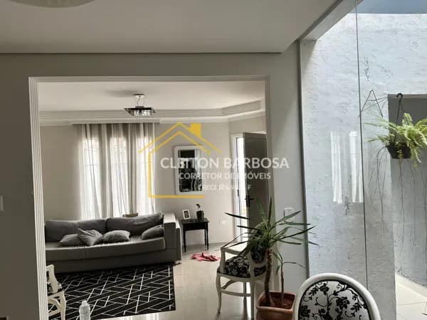 Sobrado com 3 Dorm. sendo 1 suíte, 2 banheiros à Venda, 135,00 m² - Franco da Rocha /SP