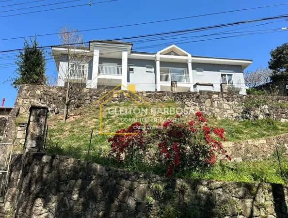 Casa de Luxo no Condomínio Alpes de Caieiras: 3 quartos, 3 suítes, 2 salas, 5 banheiros, 8 vagas, 300m² - Caieiras/SP