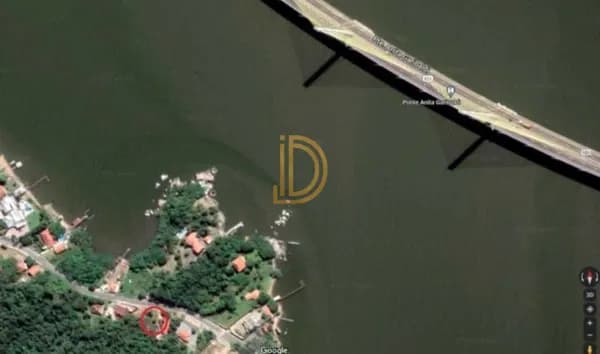 Terreno com Casa/ Vista para Lagoa / Bananal