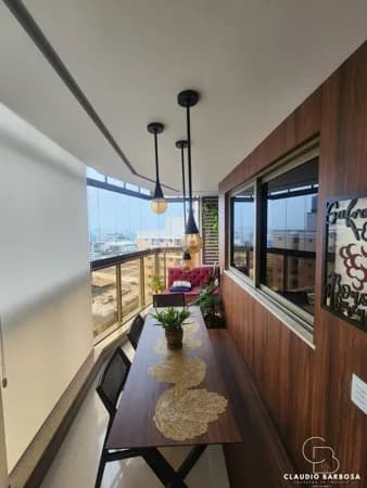 Lindo Apartamento de 02 Quartos,na quadra do mar em Itapuã com Varanda e Lazer Completo!