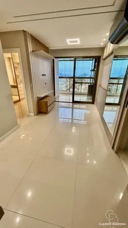 Lindo Apartamento de 02 Quartos,na quadra do mar em Itapuã com Varanda e Lazer Completo!