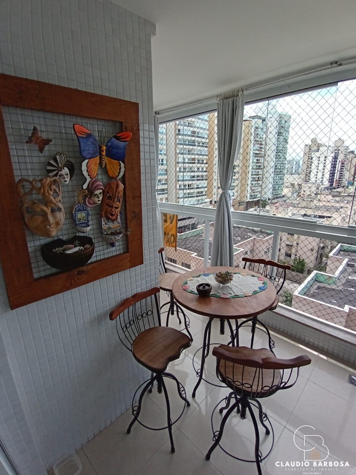 🌅 Lindo Apartamento de 03 Quartos na Praia de Itapuã com Varanda e Lazer Completo! 🏡