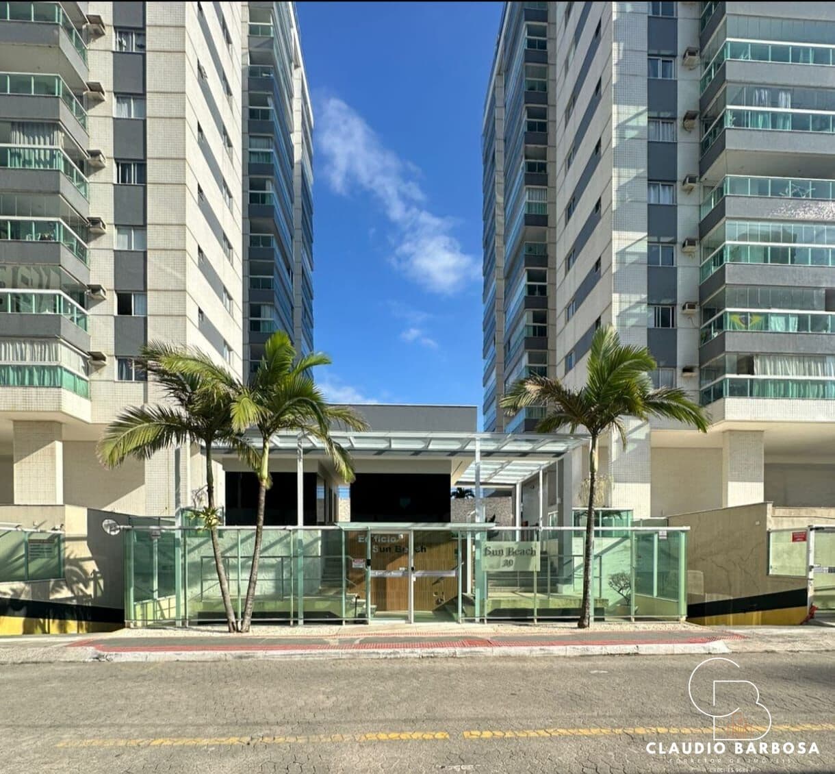 Lindo Apartamento com 02 Quartos´suíte, na quadra do mar Praia de Itaparica!