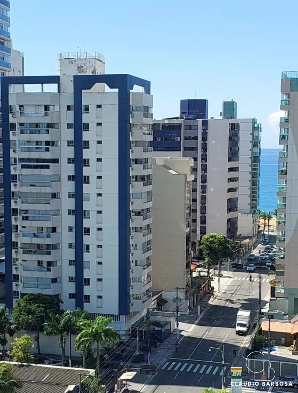 Excelente apartamento na 2ª quadra do mar, 2 quartos/suíte com localização estratégica e fácil acesso à 3ª Ponte.