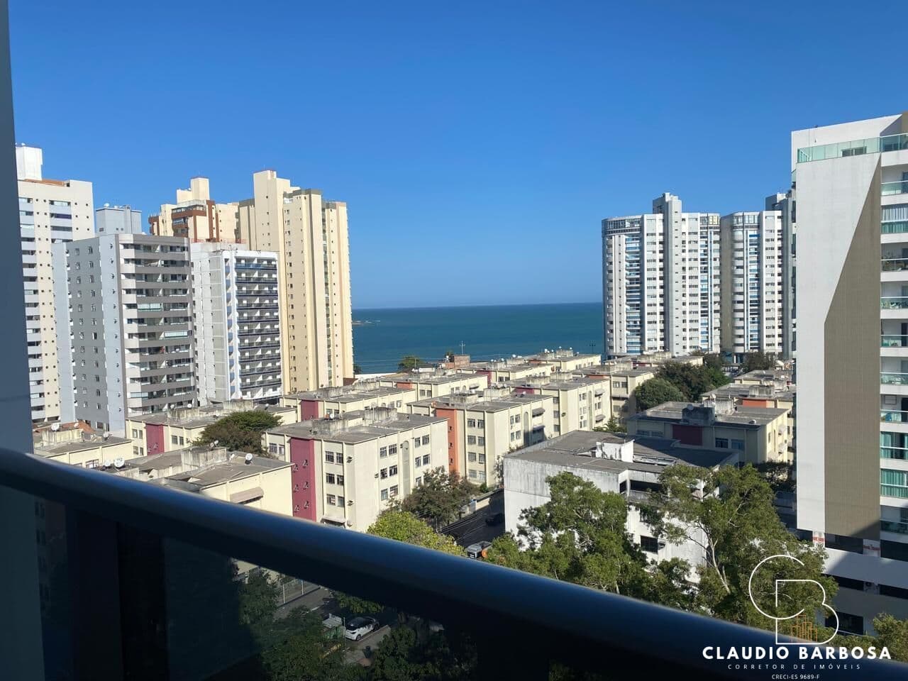 🌅 Lindo Apartamento de 02 Quartos/suíte vista para o mar em Itapuã com Varanda e Lazer Completo! 🏡