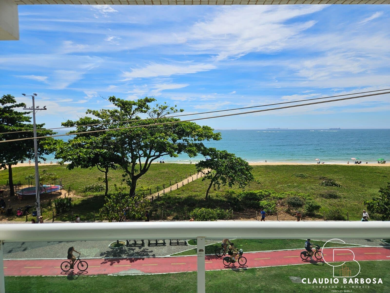 Lindo Apartamento com 02 Quartos´suíte, frente para o mar na Praia da Costa!
