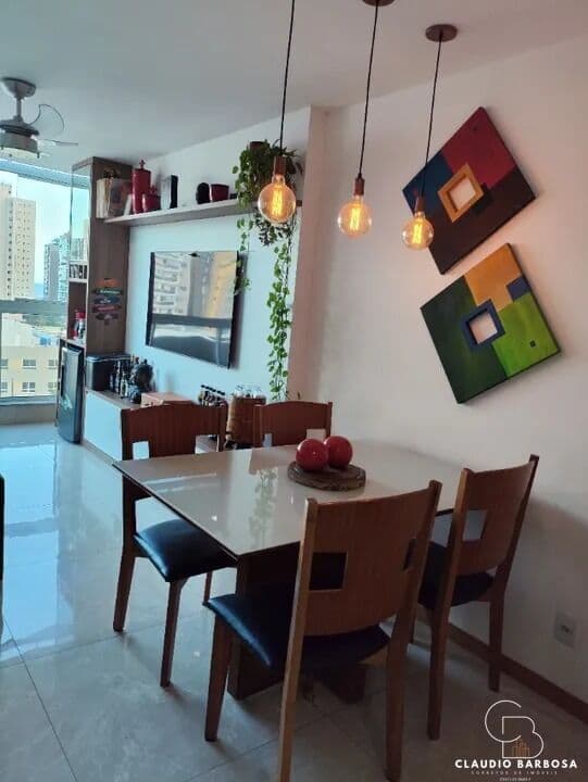 Lindo Apartamento de 02 Quartos na Praia de Gaivotas com Varanda e Lazer Completo!