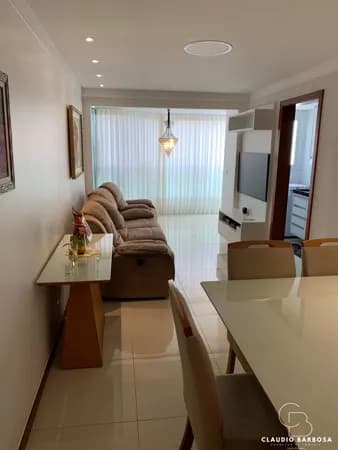 Lindo Apartamento de 03 Quartos na quadra do mar em Itapuã com Varanda e Lazer Completo! 🏡