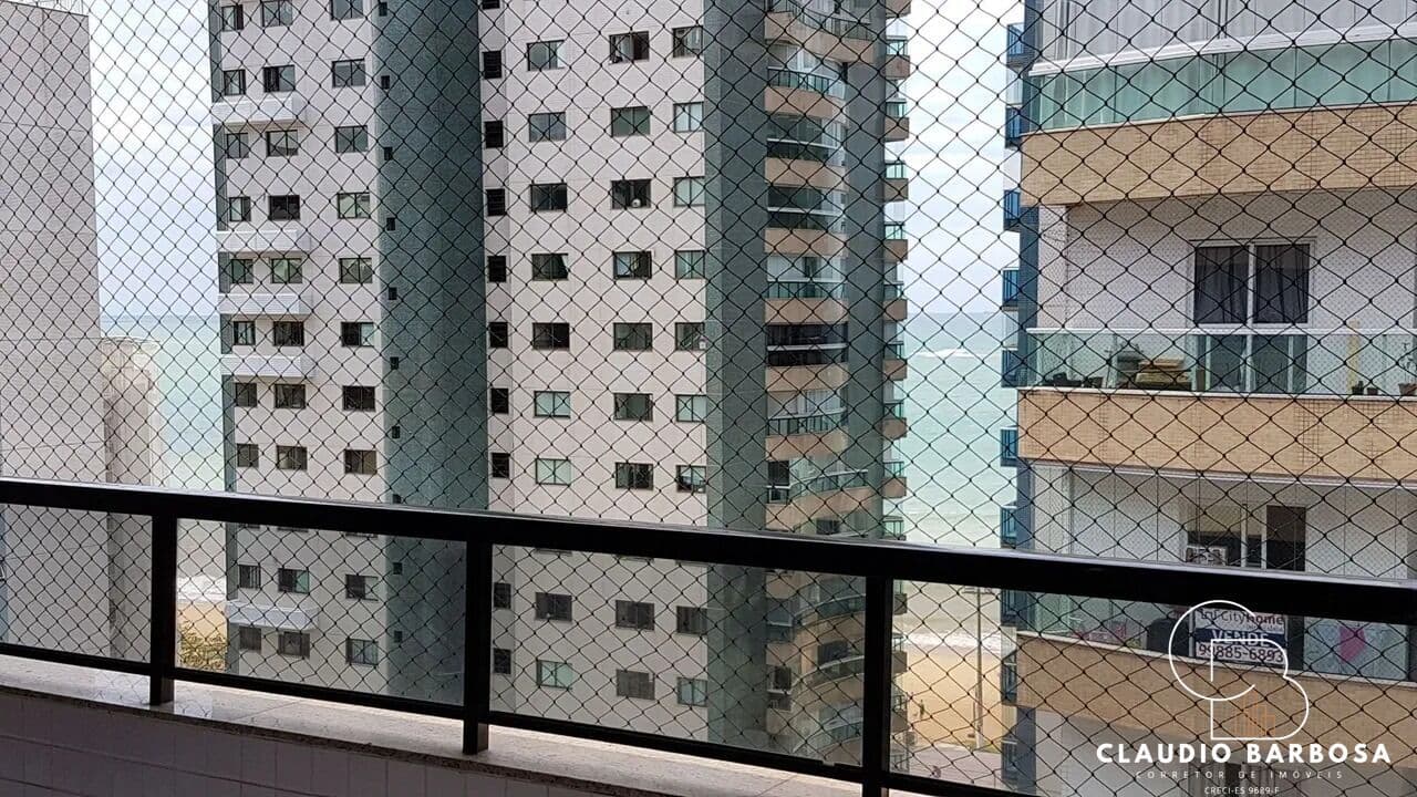 Lindo Apartamento de 04 Quartos em Praia de Itapuã com Varanda e Lazer Completo!