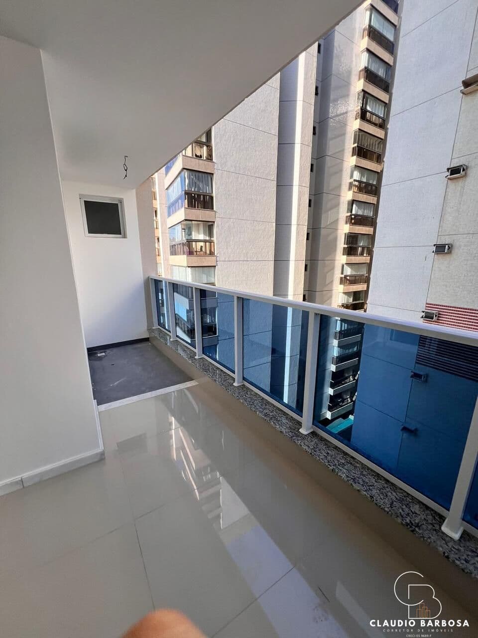 🌅 Lindo Apartamento de 03 Quartos na Praia de Itaparica com Varanda e Lazer Completo! 🏡