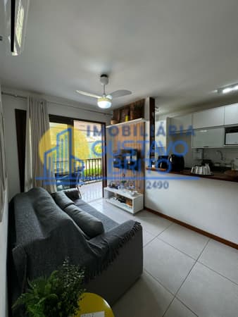 Flat pé na areia com 2 quartos e vista-mar