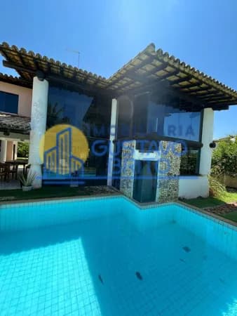 Casa com 4 quartos, 250 metros da Praia, nascente, com uma maravilhosa área verde.