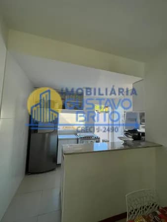 Flat com 2 quartos, varanda frente e fundo, localizado na Praia de Guarajuba