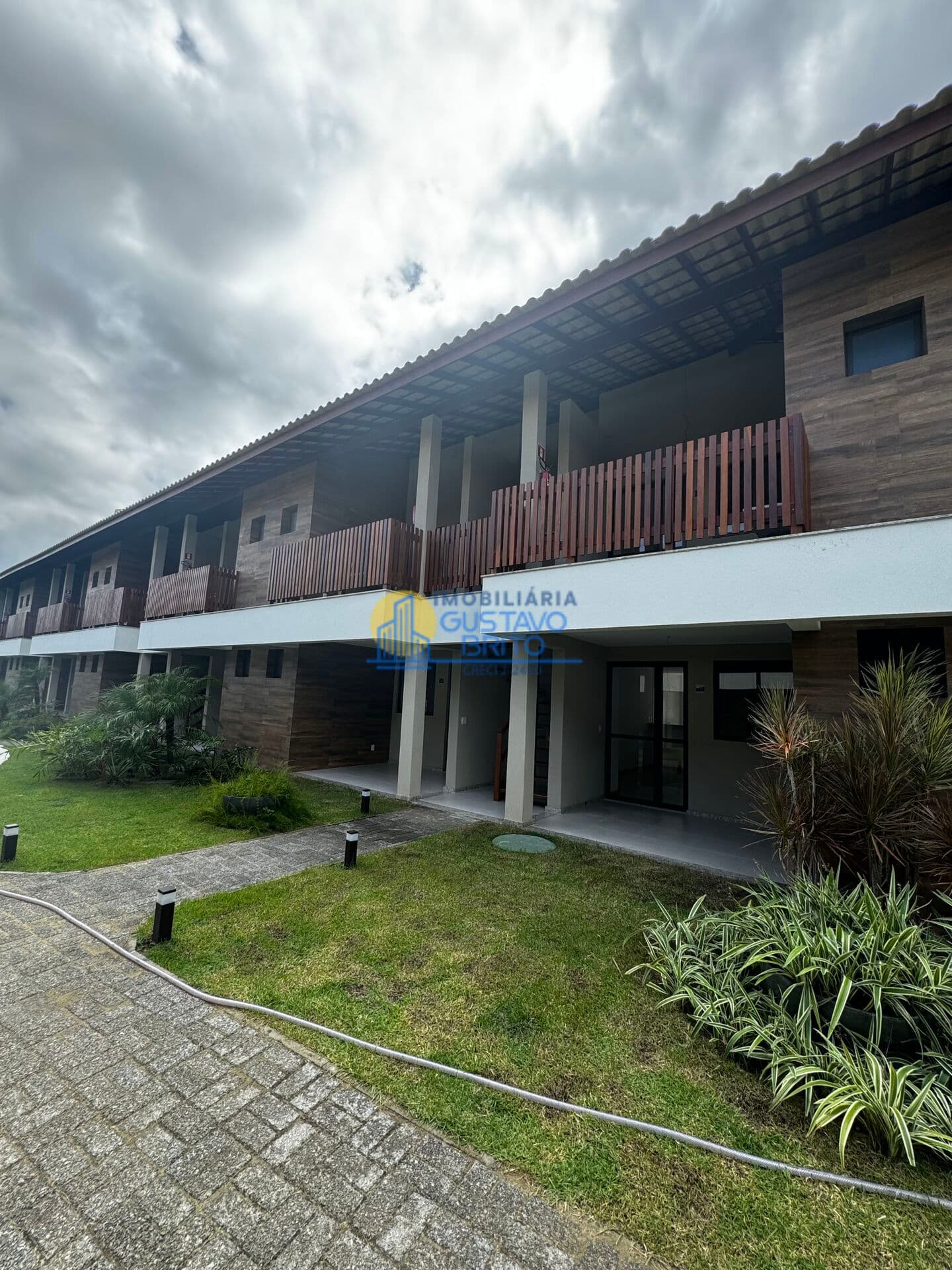 Flat com 2 suítes e lavabo na Praia de Itacimirim