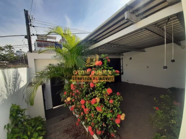 Sobrado com 3 quartos sendo 1 suíte para alugar, 2 vagas