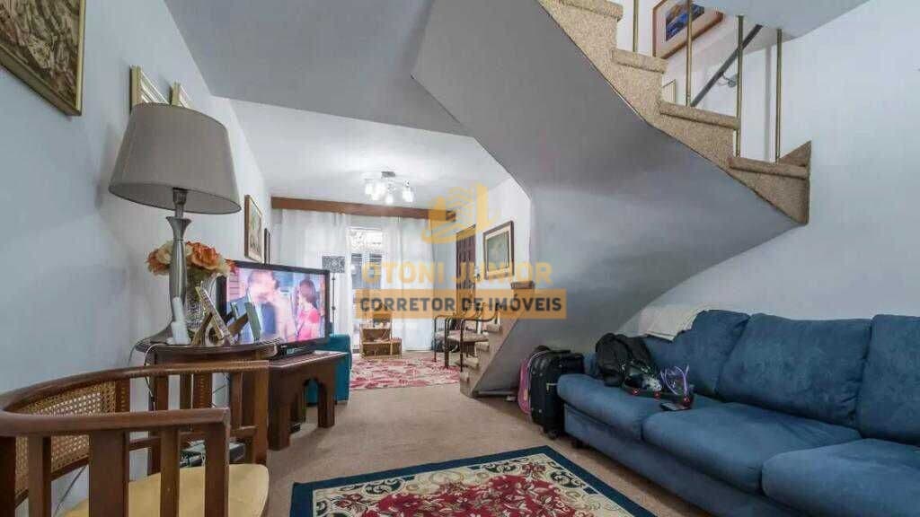 Sobrado com 3 dormitórios, 2 vagas e salão amplo, 150m²