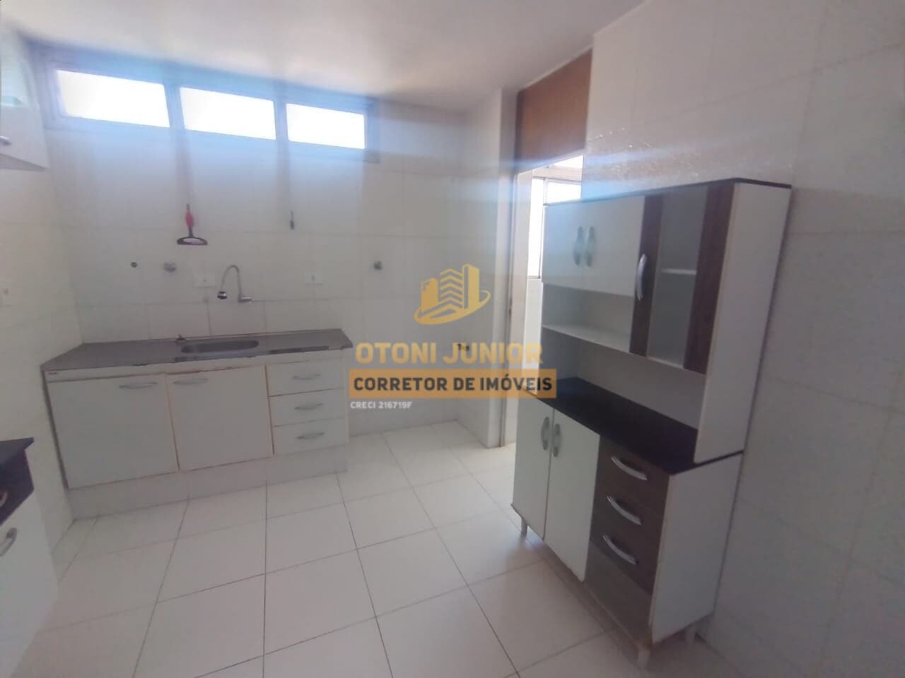 Apartamento com 2 Quartos e 2 banheiros para Alugar, 60 m² por R$ 1.750/Mês