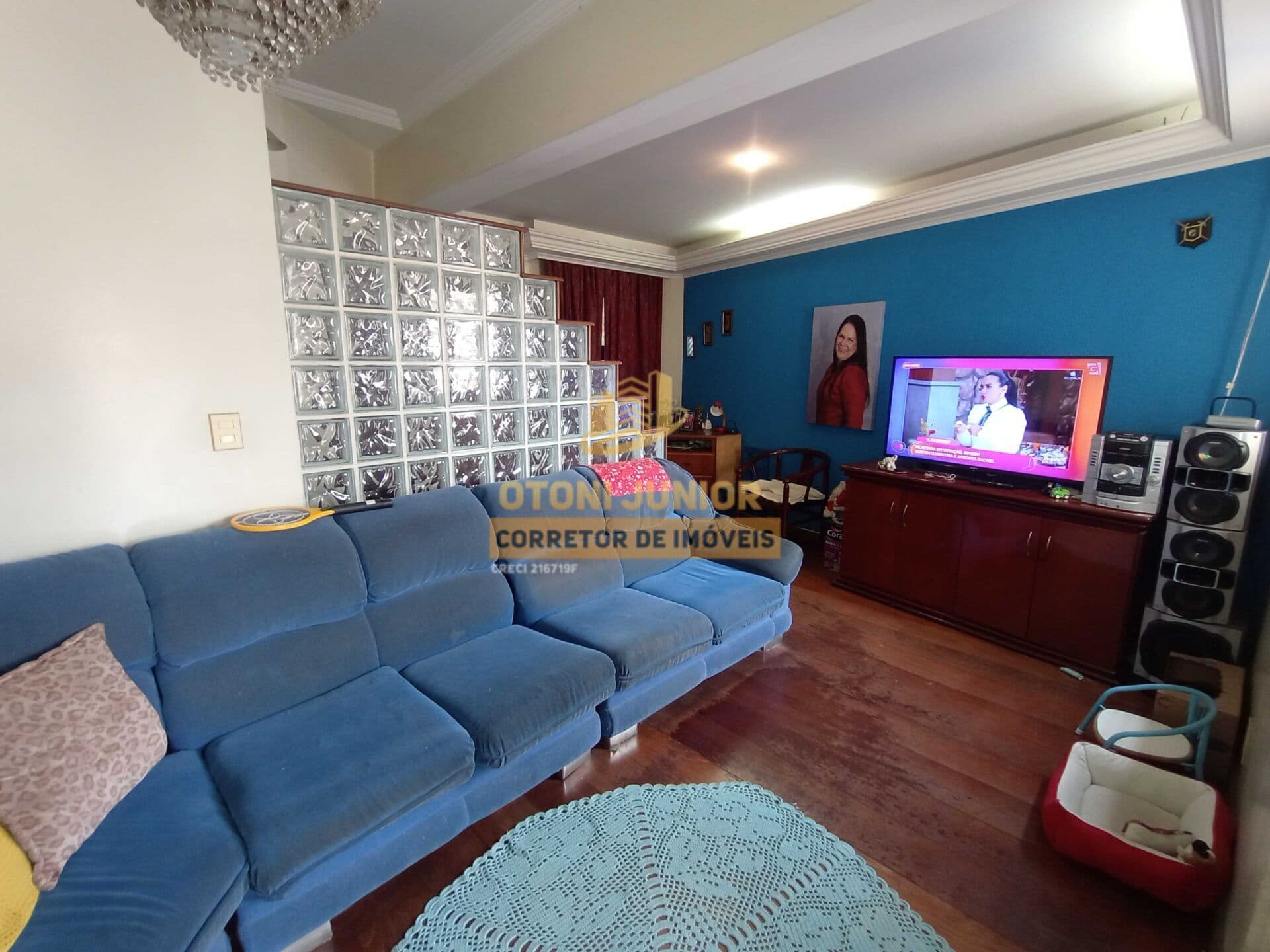 Excelente opção para investimento com 3 casas no mesmo terreno