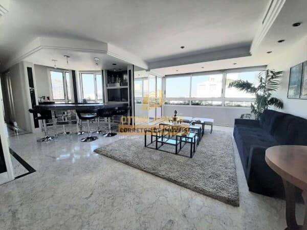 Flat George V Residence