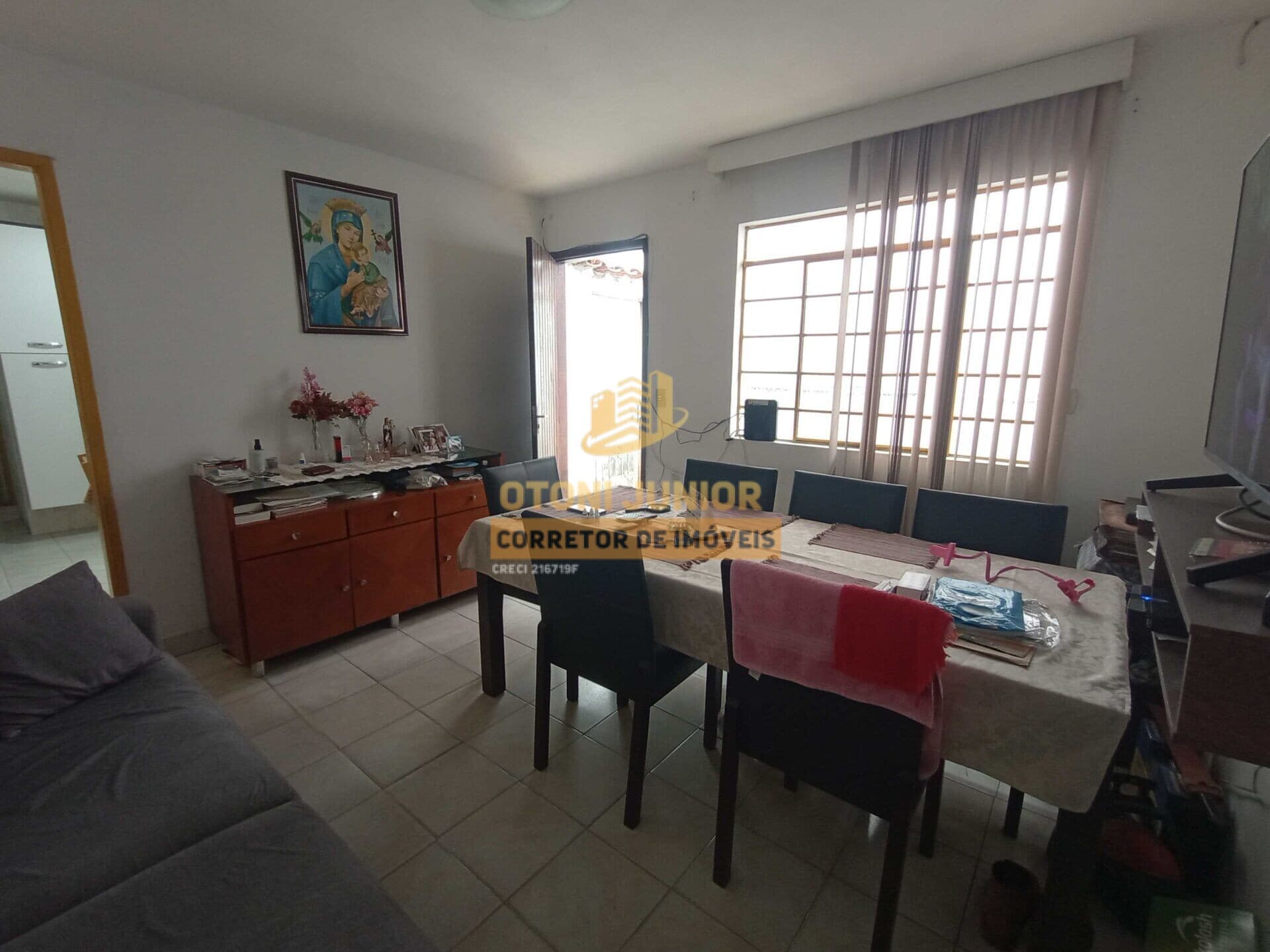 Casa com 3 dormitórios, 2 vagas de garagem - 138m²