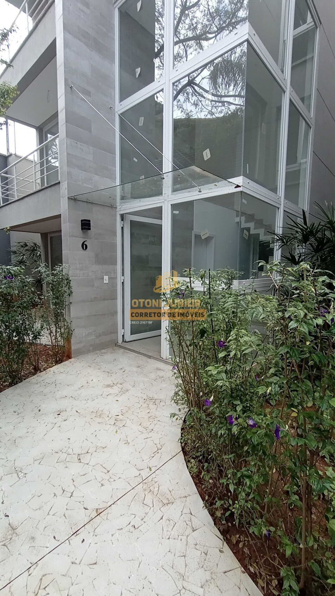 Casa de condomínio no bairro Jardim Cordeiro com 4 suítes e 4 vagas | 424m² | Venda