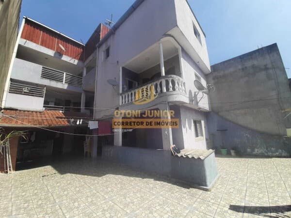 Excelente imóvel com renda, ideal para investidores, com 400m² construídos