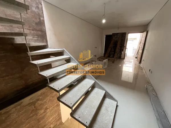 Sobrado com 3 dormitórios, 3 suítes, 2 vagas - Vila do Castelo