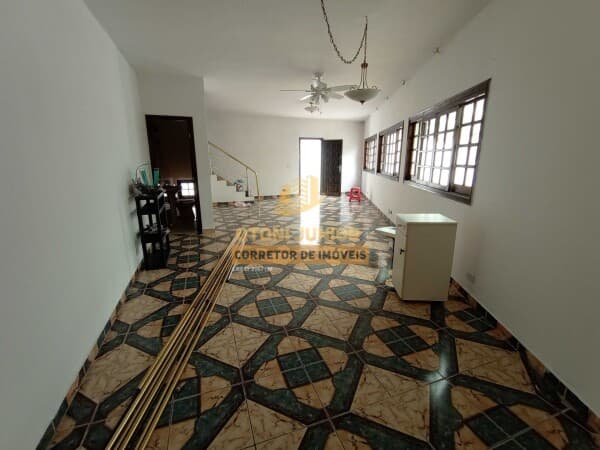 Excelente sobrado | 3 dormitórios amplos | 336 m² construídos | Praça da Árvore