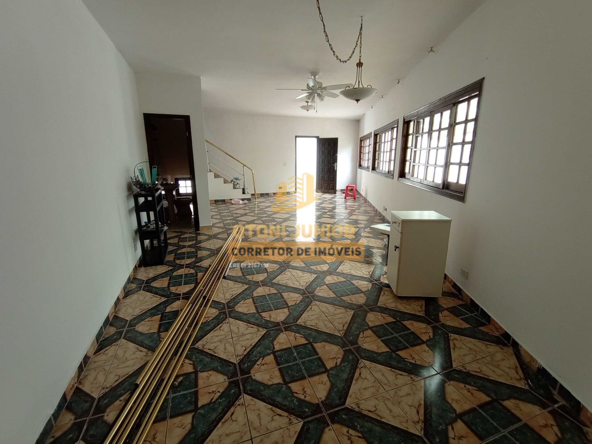Excelente sobrado | 3 dormitórios amplos | 336 m² construídos | Praça da Árvore