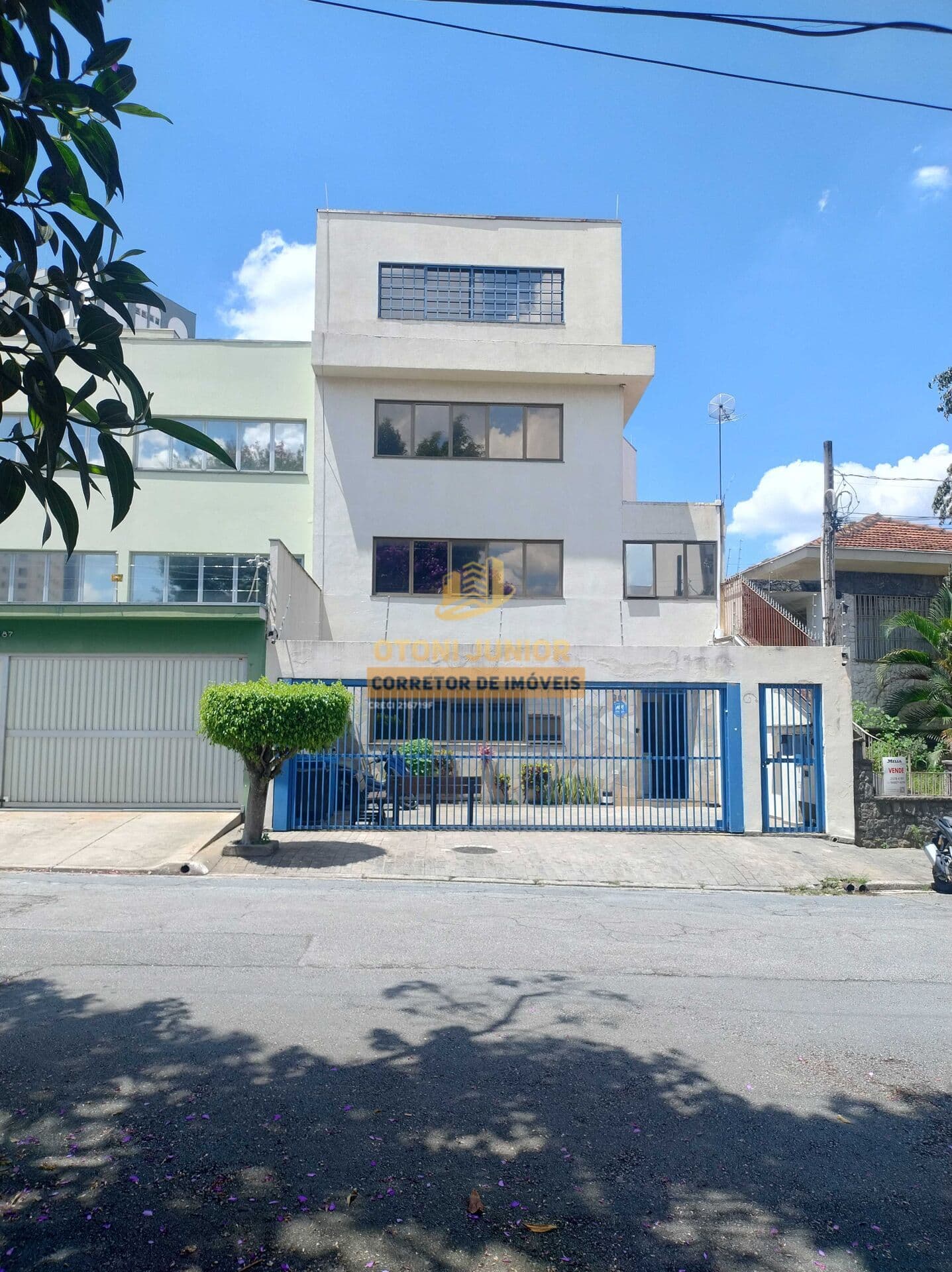Prédio comercial com 10 salas, 551m² , 10 salas , próximo a estação do metrô Praça da Árvore