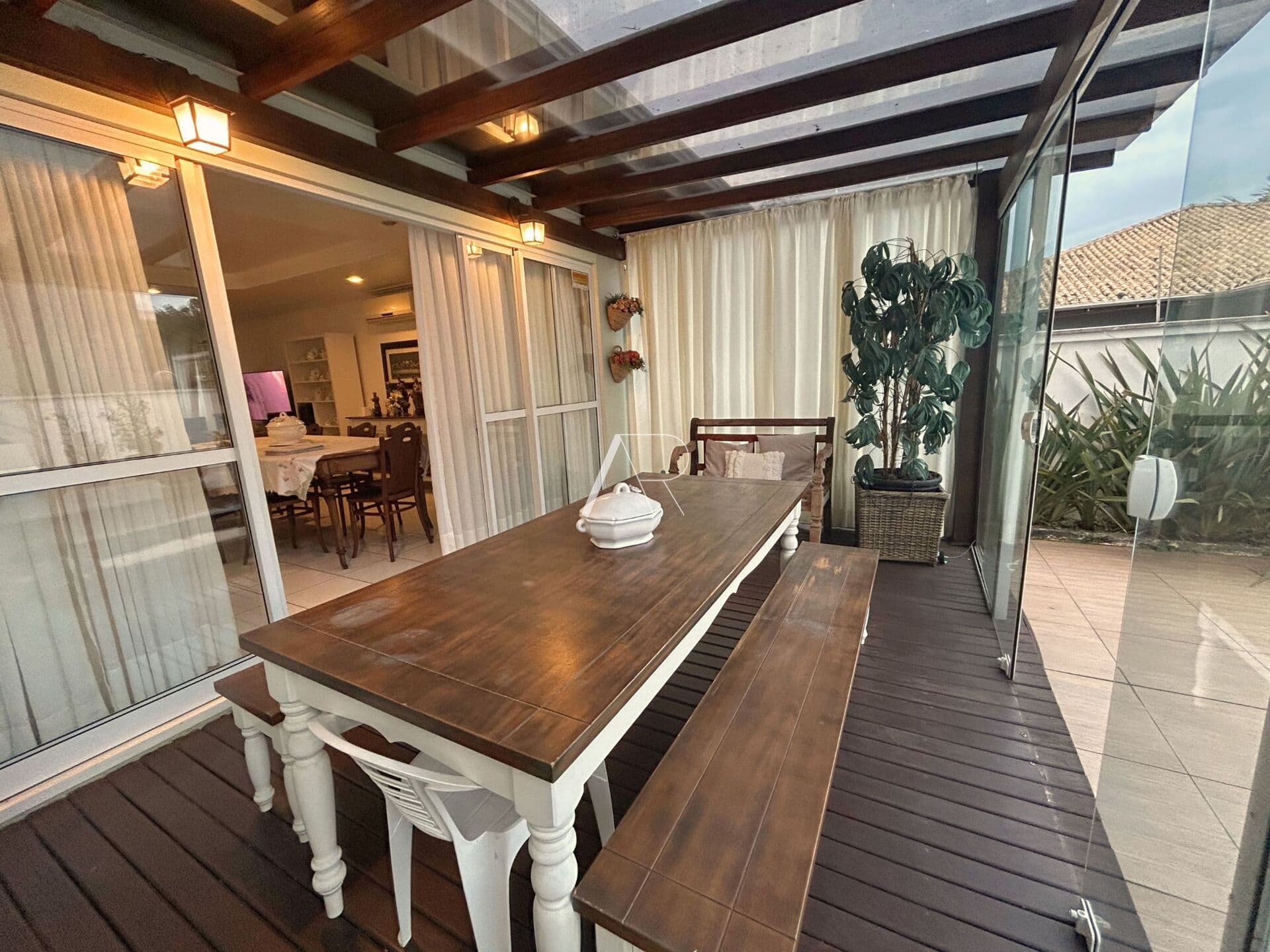 CASA AMPLA - SANTA MÔNICA - FLORIANÓPOLIS/SC