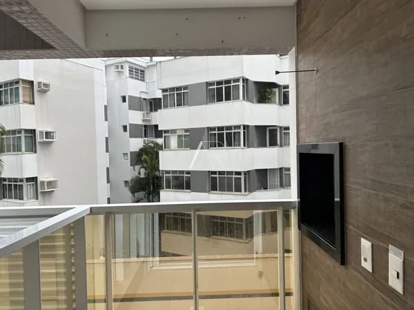 Apartamento 2 dormitórios, em frente a UDESC