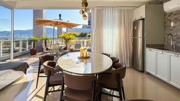 COBERTURA À VENDA | MARIA AUGUSTA HOME + DESIGN 📍 Itacorubi – Florianópolis/SC