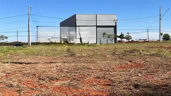 Terreno à venda no bairro Praça Alto Umuarama em Uberlândia/MG