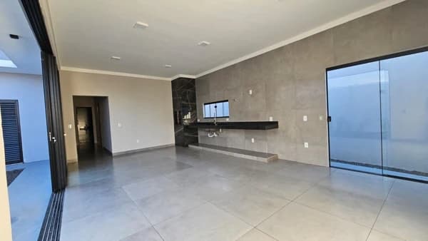 Casa à venda no bairro New Golden Ville em Uberlândia/MG