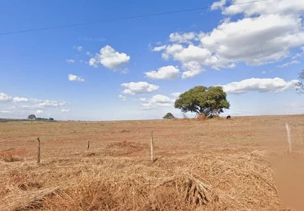 Terreno à venda no bairro Represa De Miranda em Uberlândia/MG