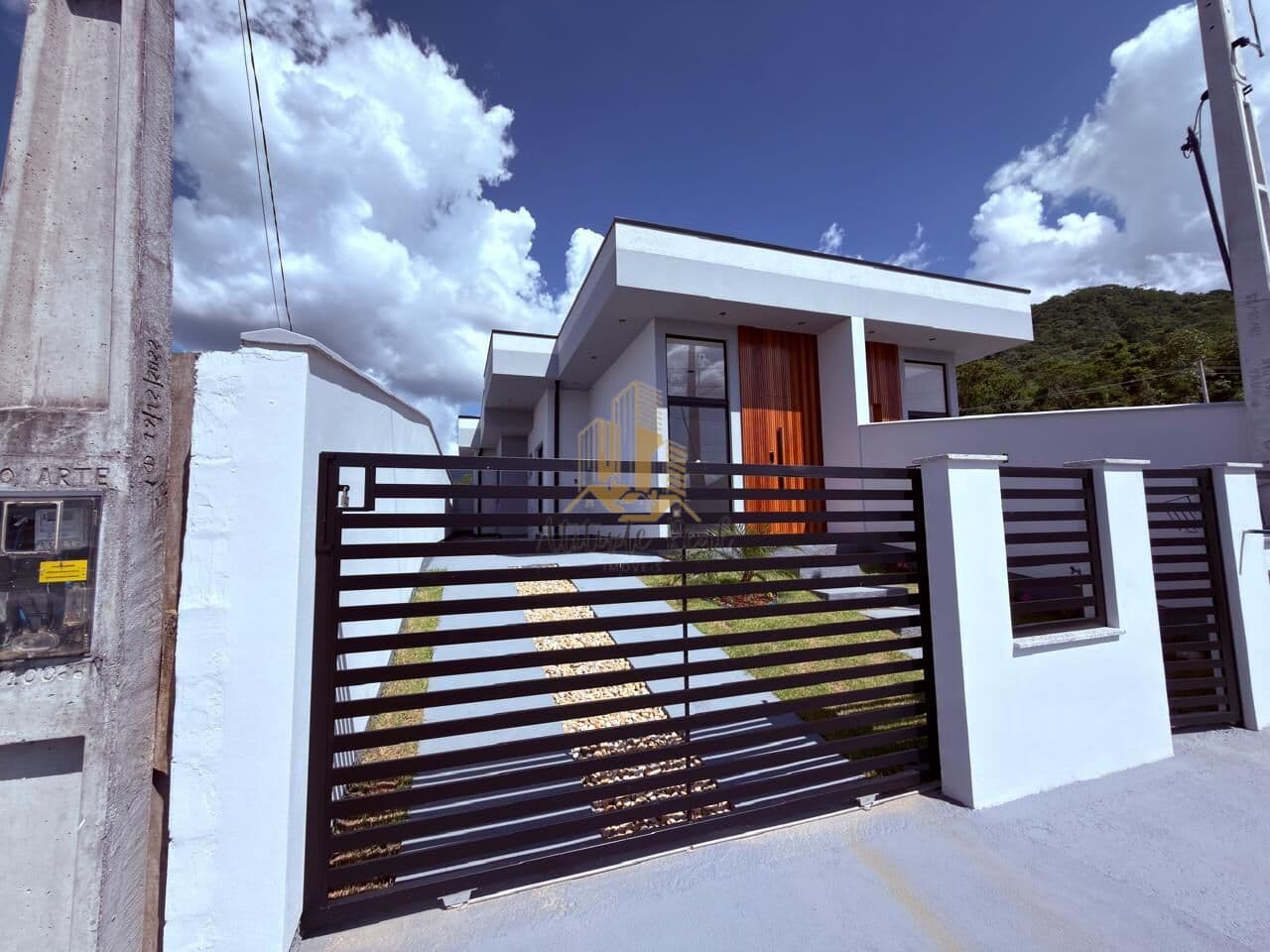 Casa Geminada à venda, 02 dormitórios, Forquilhas, São José/SC