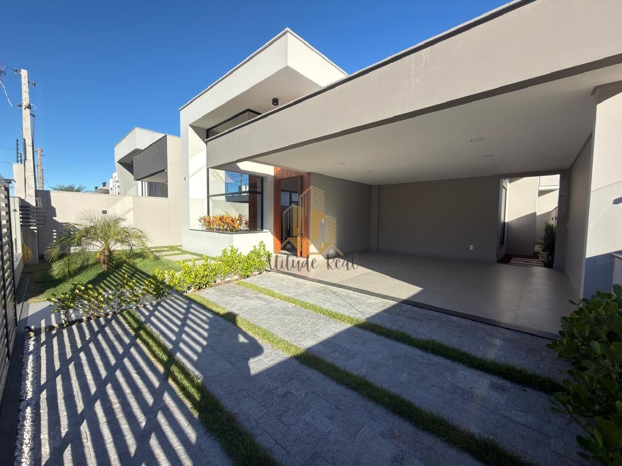 Casa nova, pronta para morar, 03 dormitórios, sendo uma suíte com closet, e duas demi-suítes, Loteamento Green Village, São Sebastião, Palhoça/SC