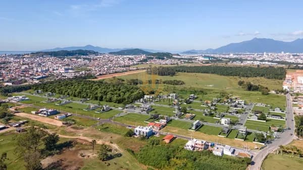 Terreno à venda com 335m², Loteamento Alínea Vivenda Praianos, no bairro Forquilhas - São José/SC