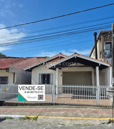 Compre Casa de Alvenaria no Centro de Garopaba/SC