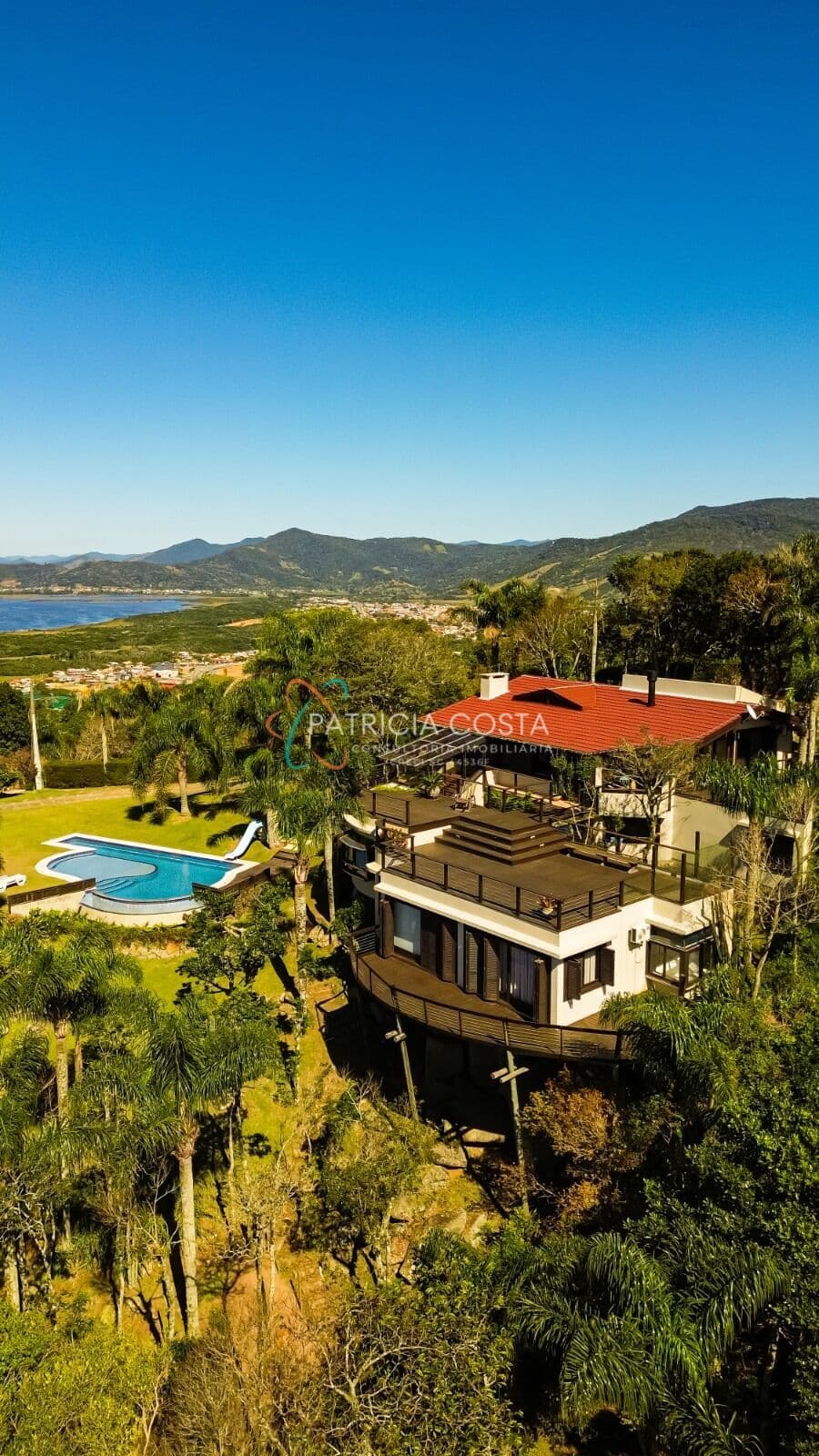Linda Casa com Vista Mar na Praia do Silveira – Garopaba/SC