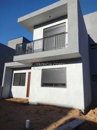 Lindo Sobrado com 3 Dormitórios à Venda no Ambrósio-Garopaba/SC