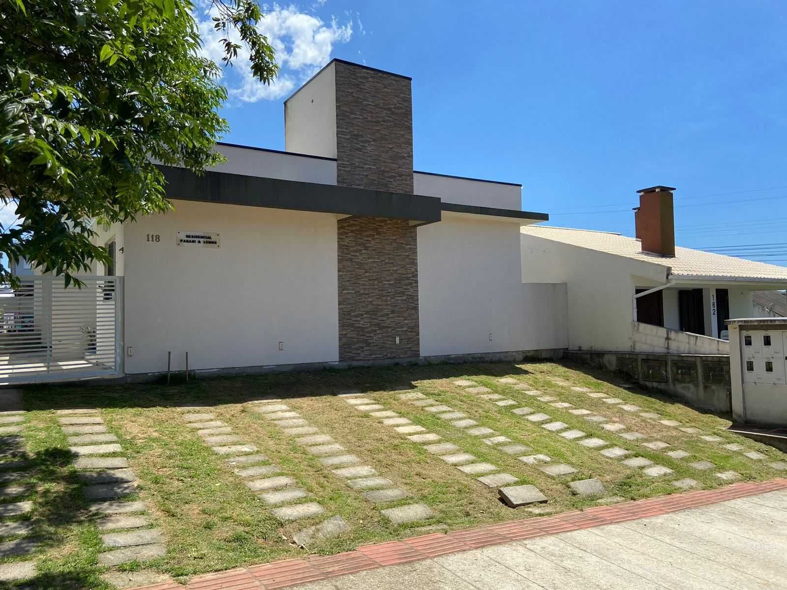 Apartamento Térreo no Bairro Village - Garopaba/SC