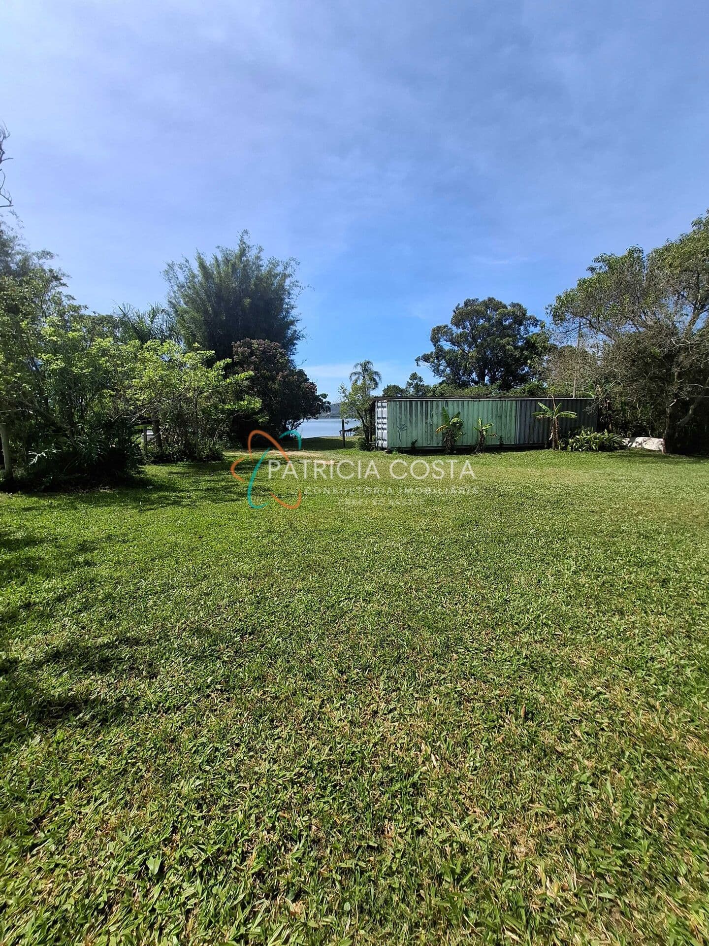Excelente terreno com 900m² as margens da Lagoa da Ibiraquera SC