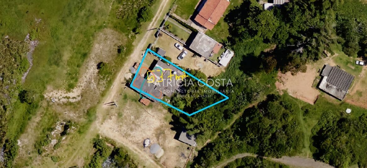 Terreno com Benfeitoria á Venda em Areias de Macacu-Garopaba